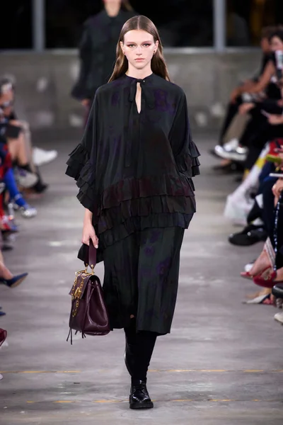 Look 29
